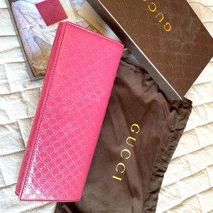 Authentic Gucci Clutch.